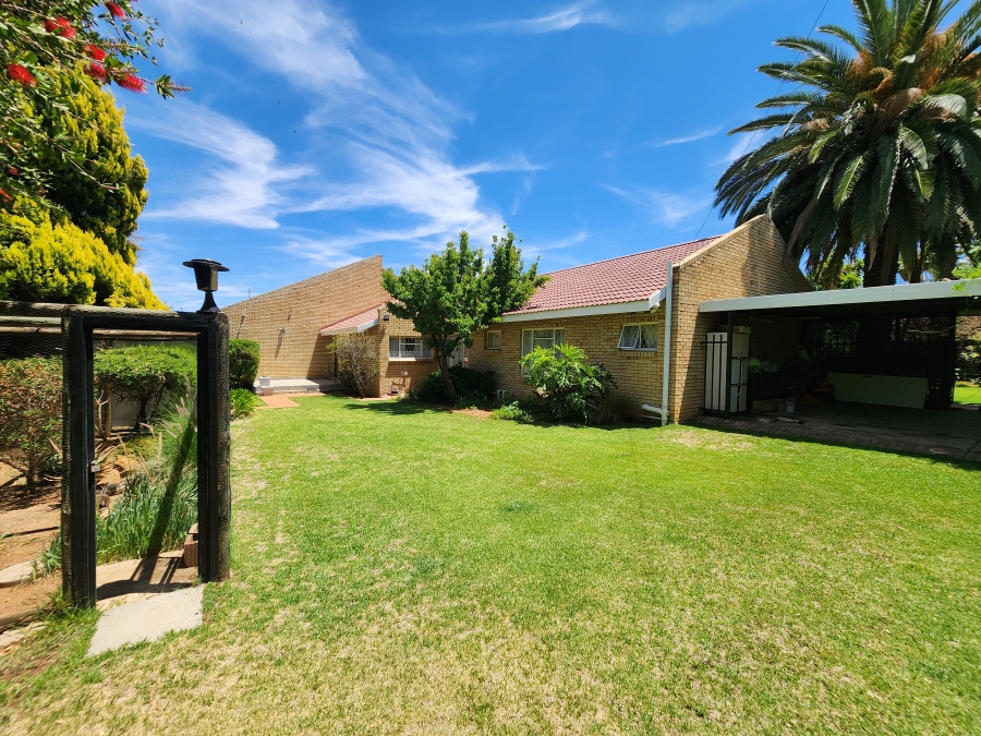 4 Bedroom Property for Sale in Riebeeckstad Free State